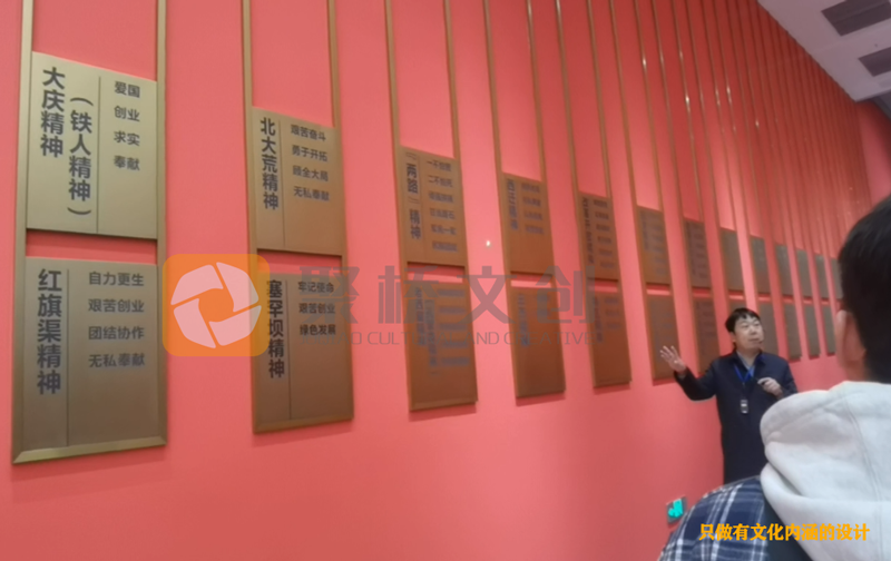 如何設(shè)計一座黨建館，使其具備獨特的特色呢？